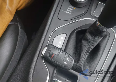 2019 Jeep Cherokee Latitude Plus z USA, uszkodzony, nr VIN 1C4PJMLB7KD195591